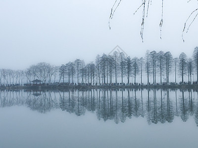 冬季的湖面图片