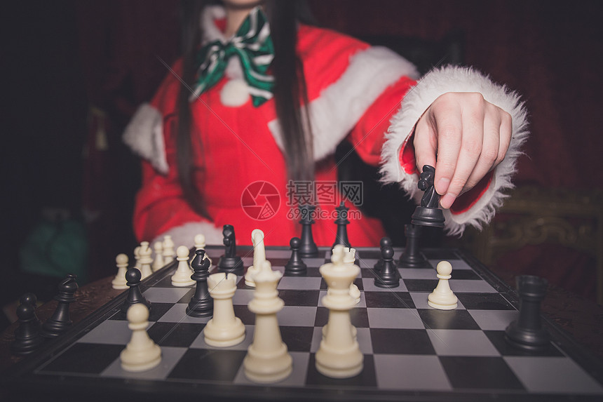 少女下棋图片