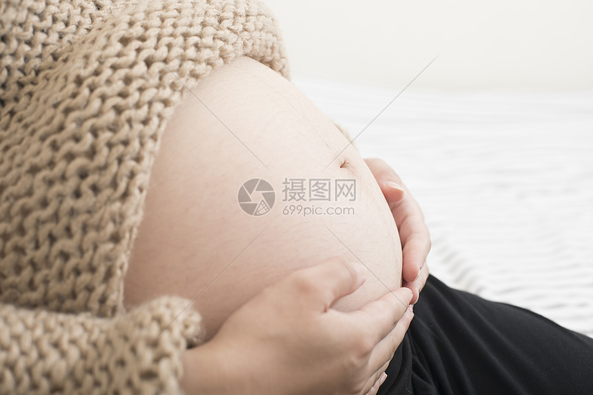 孕妇照肚子特写图片