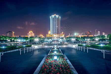 上海浦东新区政府大楼夜景高清图片