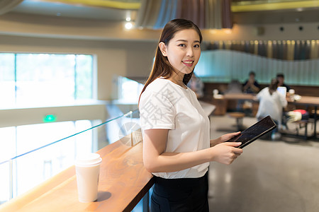 咖啡馆女孩网络购物高清图片