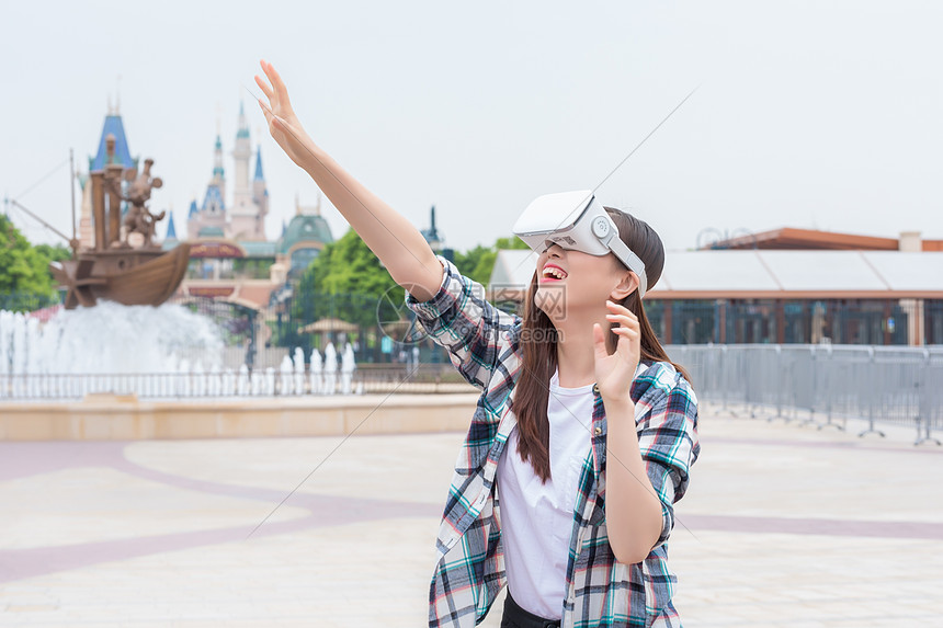 城市旅行VR女孩图片