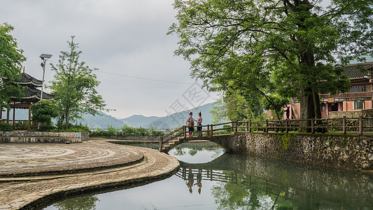 中国鸟笼之乡贵州卡拉寨苗家女背景图片