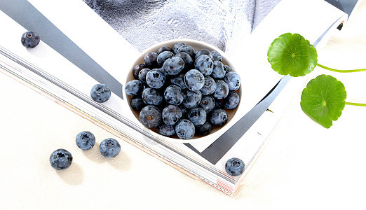新鲜水果进口蓝莓背景图片