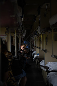 火车上的慢生活图片
