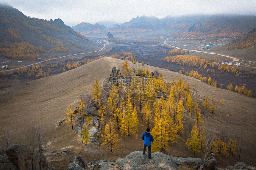 大自然山脉美丽的秋色图片