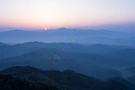 星空拍摄湖北大悟三爪山背景