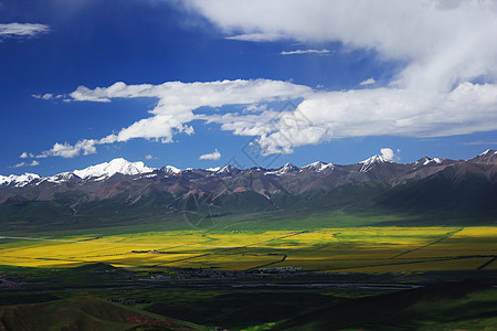 青海门源高山雪山背景图片