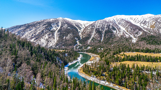 喀纳斯月亮湾新疆喀纳斯湖景区背景