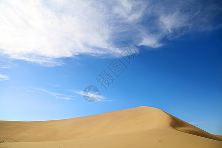 甘肃敦煌鸣沙山沙丘风景照图片