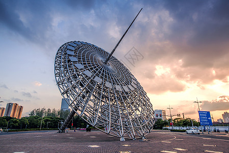 浦东新区上海世纪大道东方之光钢雕背景