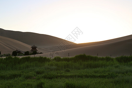 敦煌鸣沙山月牙泉风景区图片