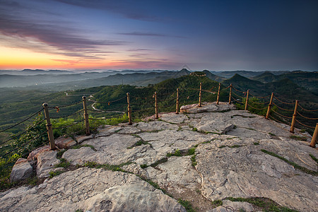 高清蓝色背景山顶观景平台高清图片下载背景