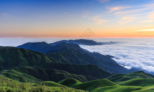 草甸武功山云海山顶壮观的云海背景