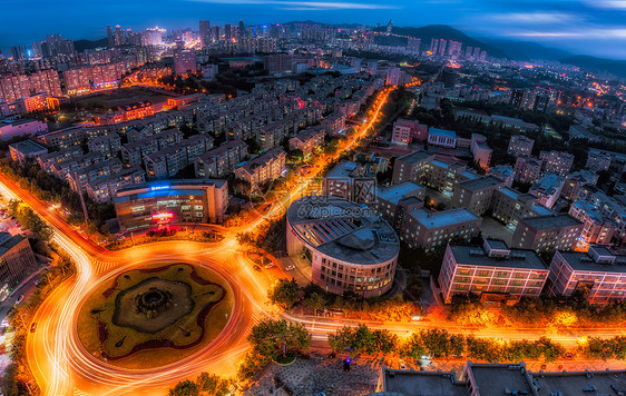 大鹏展翅大连城市建筑夜景图片