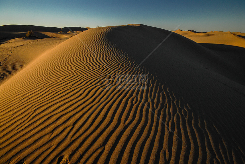 甘肃省嘉峪关地区的沙漠图片