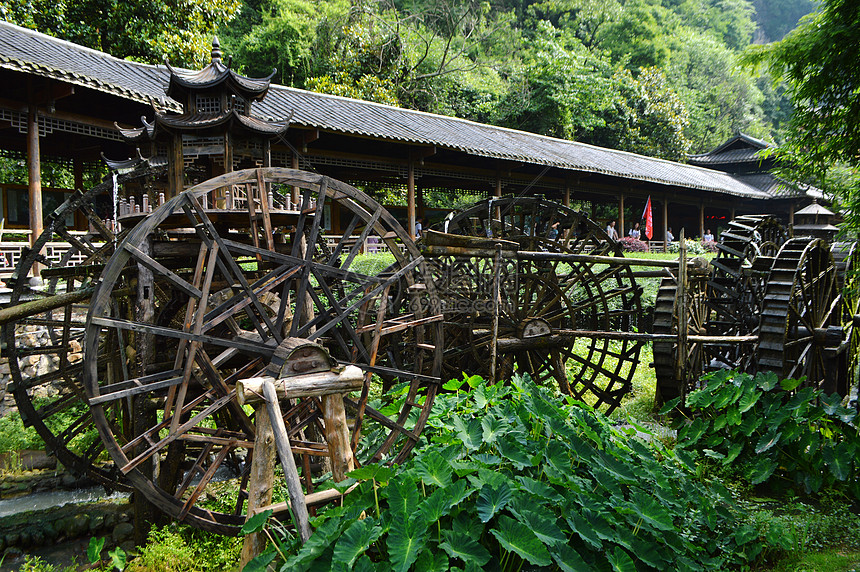 张家界土家族水车图片