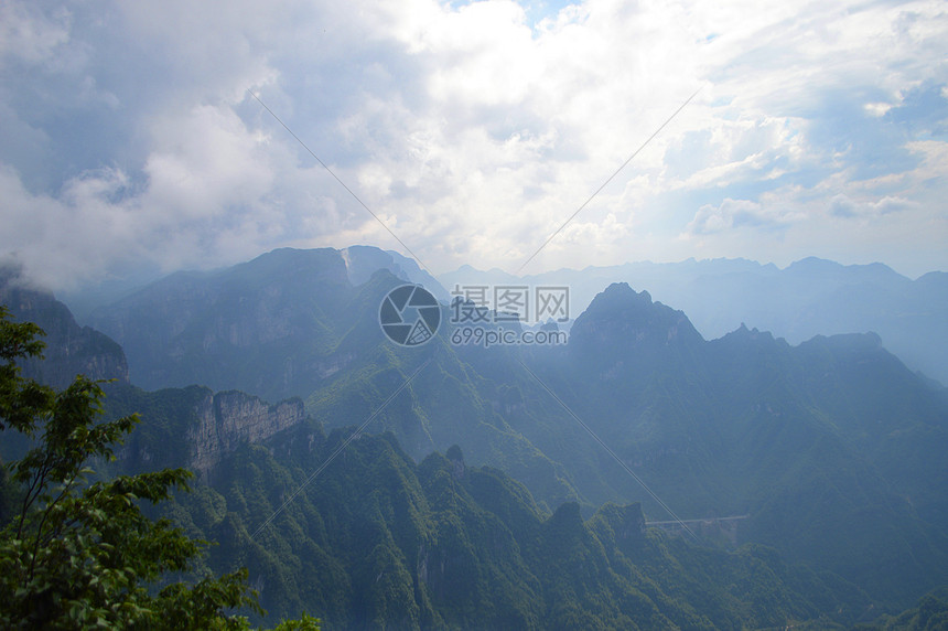 张家界天门山风景区图片