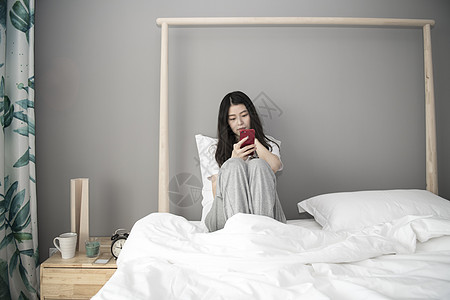 单身女子家居生活背景图片