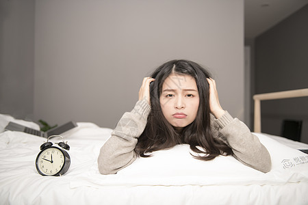 单身女子家居生活背景图片