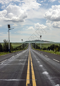 蓝天白云和道路背景图片