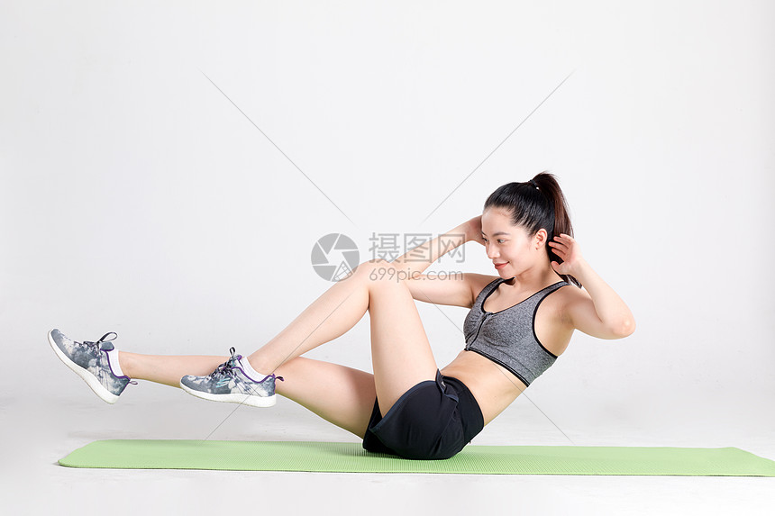 运动健身女性腰腹力量训练图片素材_免费下载