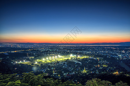 缅甸曼德勒夜色背景图片