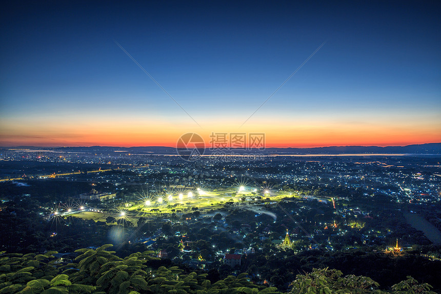 缅甸曼德勒夜色图片