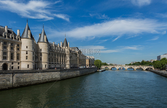 巴黎塞纳河畔景色图片