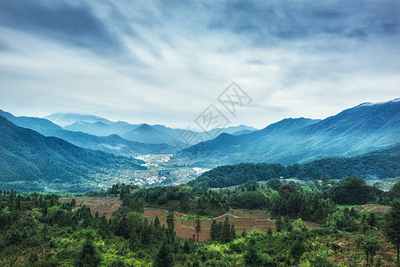 梯田鸟瞰婺源江岭群山村庄梯田背景