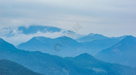 江西婺源连绵群山云雾背景图片