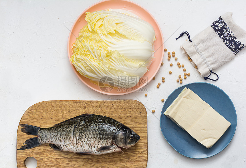 白菜豆腐鲫鱼食材图片