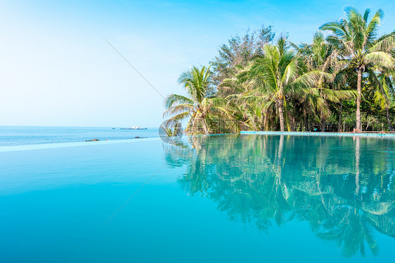海南三亚酒店泳池图片