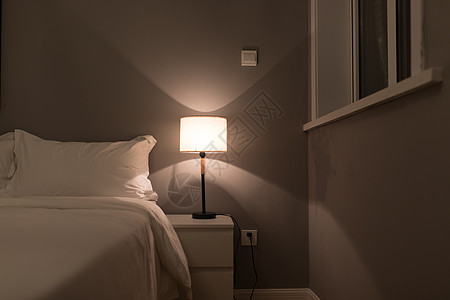 温馨的卧室室内环境图片