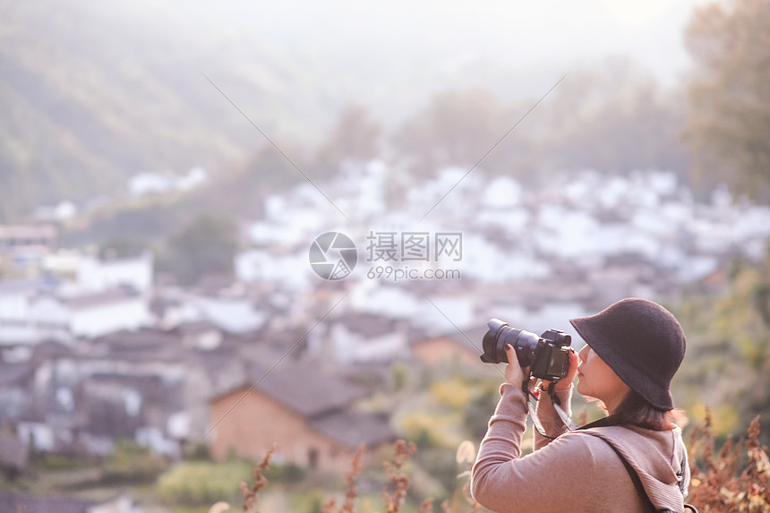 秋天婺源石城拍摄日出的摄影师图片