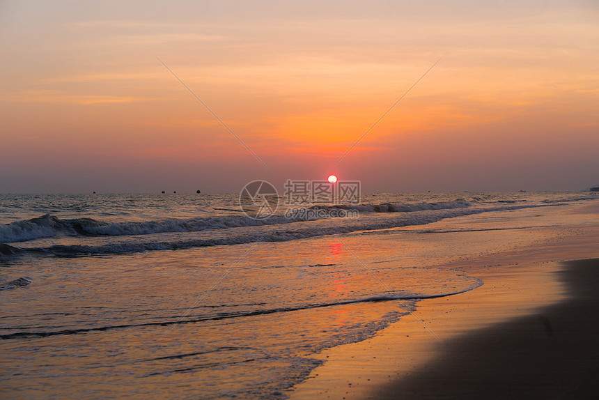 海滩夕阳图片