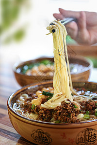 豌豆炸酱面豌杂牛肉面背景