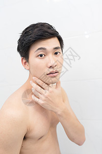 刮完胡子的男性背景图片