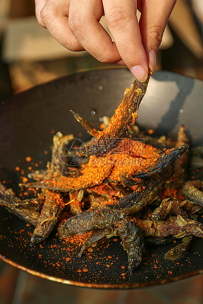 油炸小泥鳅图片