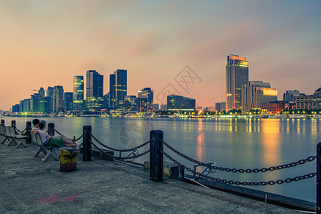 上海黄浦江畔的晨光高清图片