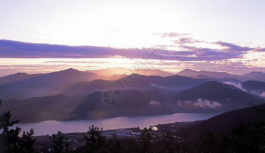 山顶景色图片