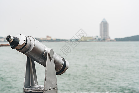 海边望远镜户外观光望远镜高清图片