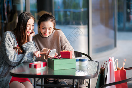 女性商业中心购物背景图片