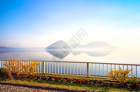 北海道洞爷湖清晨背景图片