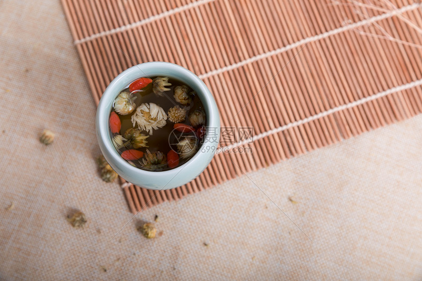 中国风菊花枸杞茶图片