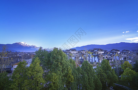 雪山别墅房屋图片