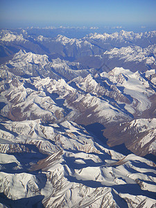 航拍雪山风景图片