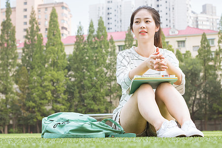 青春校园的学生图片