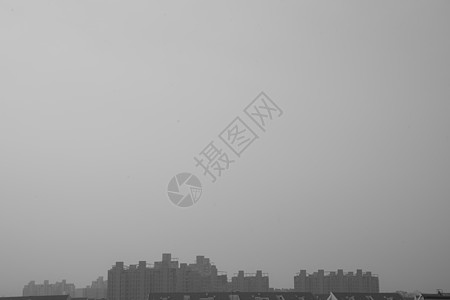 雾霾下的城市图片