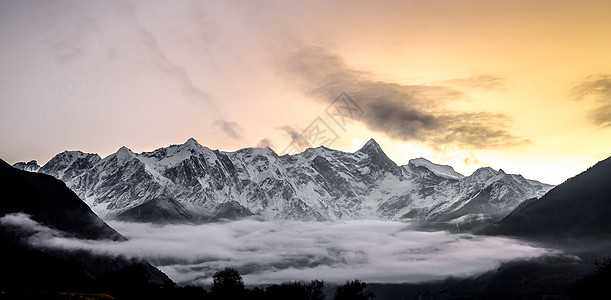 南迦巴瓦山南迦巴瓦雪山背景